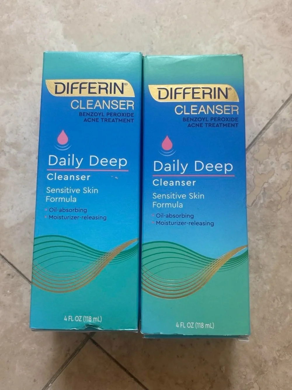 Daily Deep Cleanser for Sensitive Skin - Teal/Blue